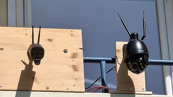 INSTAR 9820 am Balkon